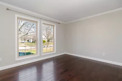 299 Sherwood Meadows Drive, Columbus, OH 43230 - Photo 4