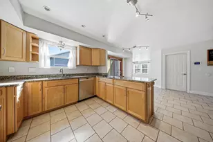 3441 River Pl Dr, Columbus, OH 43221 - Photo 10