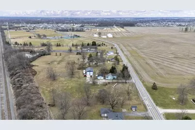 1602 Troy Road, Delaware, OH 43015 - Photo 18