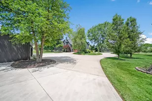 2946 Lewis Center Rd, Lewis Center, OH 43035 - Photo 96