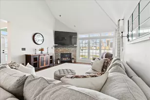 7542 Deer Valley Crossing, Powell, OH 43065 - Photo 16