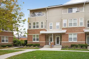 1395 Upper Green Cir, Columbus, OH 43212 - Photo 1