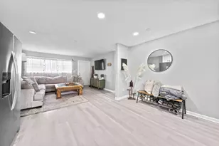 1862 Argyle Dr, Columbus, OH 43219 - Photo 8