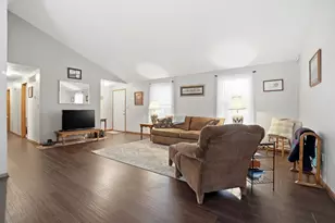 3942 Harris Ln, Springfield, OH 45503 - Photo 8