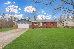 237 Riva Ridge Rd SW, Pataskala, OH 43062 - Photo 2