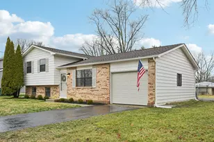 2108 Willow Run Rd, Grove City, OH 43123 - Photo 2