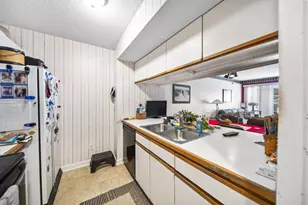 2515 Dahlia Way, Columbus, OH 43235 - Photo 8