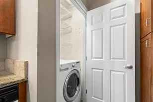 112 E Mound St, Columbus, OH 43215 - Photo 16