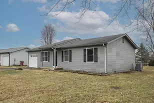 102 Channing Dr, London, OH 43140 - Photo 2