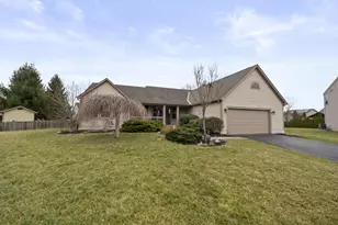 7800 Narrow Leaf Ct, Blacklick, OH 43004 - Photo 2