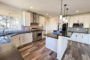 8189 Shady Maple Dr, Canal Winchester, OH 43110 - Photo 2