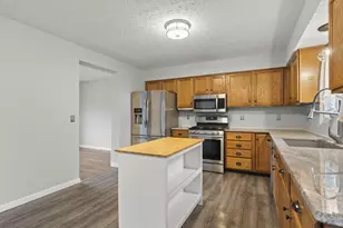 4289 Demorest Highlands Ln, Grove City, OH 43123 - Photo 6