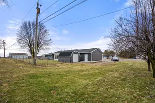 1121 W Sandusky Ave, Bellefontaine, OH 43311 - Photo 24