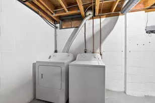 7853 Barkwood Dr, Columbus, OH 43085 - Photo 36