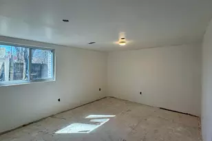 210 E Central Ave, Delaware, OH 43015 - Photo 10