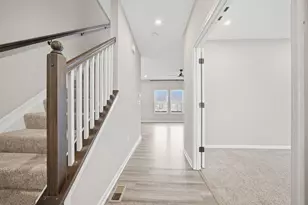 1042 Queen Bee Pl, Grove City, OH 43123 - Photo 4