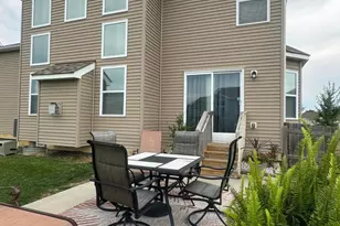 242 Mannaseh Dr W, Granville, OH 43023 - Photo 2