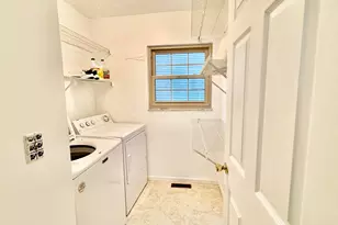 393 Canterbury Ct, Westerville, OH 43082 - Photo 20