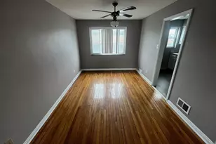 39 N Hampton Rd, Columbus, OH 43213 - Photo 4