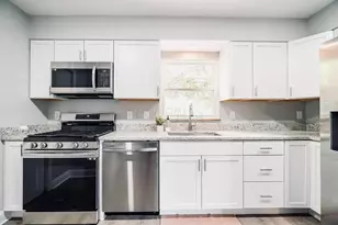 1398 Manchester Ave, Columbus, OH 43211 - Photo 2