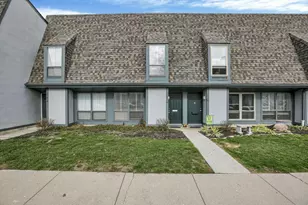 1022 Galliton Ct, Columbus, OH 43220 - Photo 1