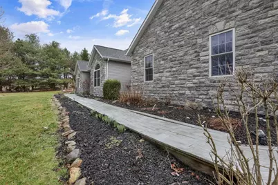 5706 Gale Road SW, Pataskala, OH 43062 - Photo 4