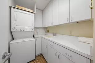 1 Miranova Pl, Columbus, OH 43215 - Photo 38