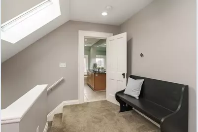 239 Buttles Avenue, Columbus, OH 43215 - Photo 36