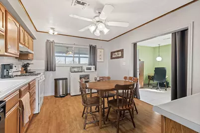 3060 Wessex Court, Columbus, OH 43232 - Photo 6