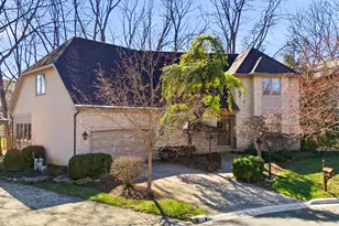 4219 Bibury Ct, Columbus, OH 43221 - Photo 2