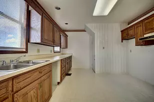 6040 Pinecrest Dr, Zanesville, OH 43701 - Photo 50