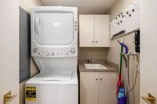 1 Miranova Pl, Columbus, OH 43215 - Photo 34