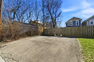 210 E Blake Ave, Columbus, OH 43202 - Photo 6