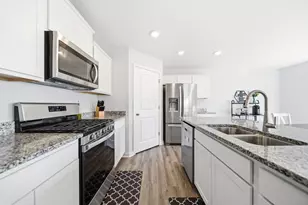 3057 Lamptonridge Dr, Columbus, OH 43232 - Photo 1