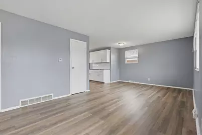 1642 Marina Drive, Columbus, OH 43219 - Photo 4