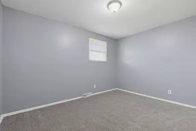 1642 Marina Drive, Columbus, OH 43219 - Photo 10