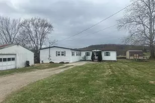 915 Charles St, Logan, OH 43138 - Photo 2