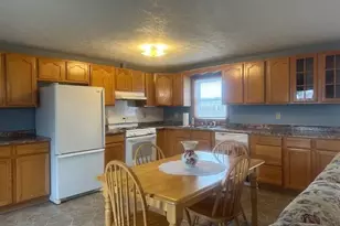 915 Charles St, Logan, OH 43138 - Photo 10