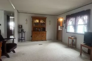 915 Charles St, Logan, OH 43138 - Photo 8