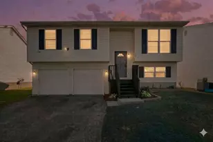 381 Chatterly Ln, Columbus, OH 43207 - Photo 2