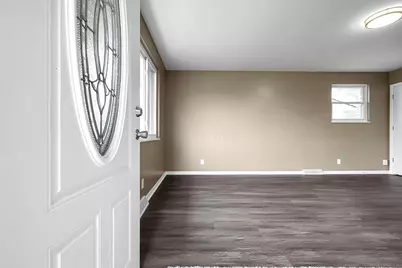 1364 Roberts Place, Columbus, OH 43207 - Photo 6