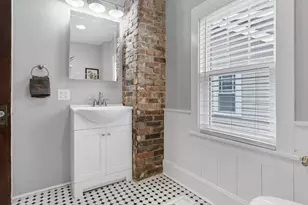 99 E Pacemont Rd, Columbus, OH 43202 - Photo 28