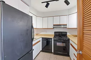 614 Dlyn St, Columbus, OH 43228 - Photo 8