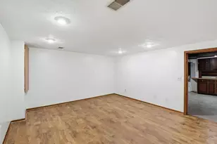 614 Dlyn St, Columbus, OH 43228 - Photo 26