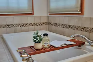 3827 Rockpointe Dr, Columbus, OH 43221 - Photo 26