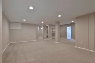 3827 Rockpointe Dr, Columbus, OH 43221 - Photo 36