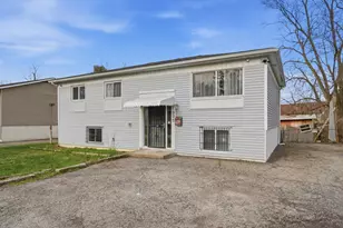 1905 Woodcrest Rd, Columbus, OH 43232 - Photo 1