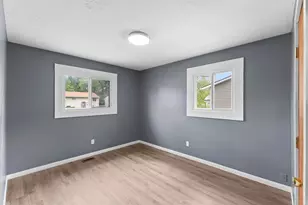1905 Woodcrest Rd, Columbus, OH 43232 - Photo 16