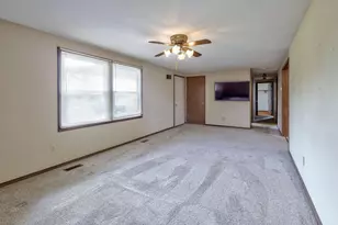 538 N Clayton St, Centerburg, OH 43011 - Photo 8