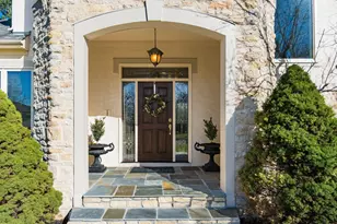 4552 N Hampton Dr, Dublin, OH 43016 - Photo 2